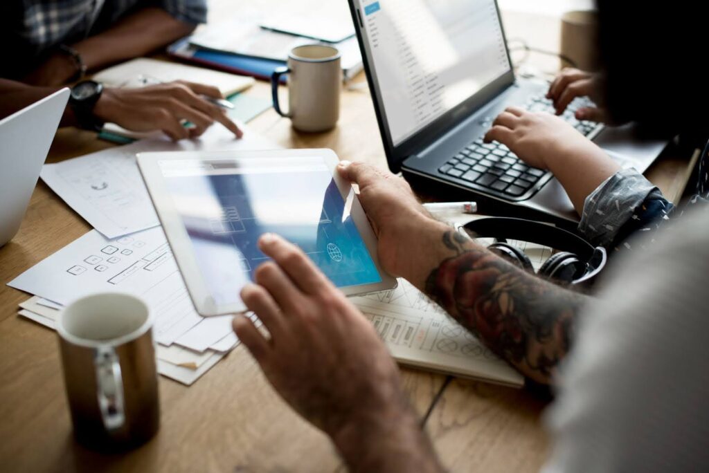 Agencia de marketing en México realizando una auditoría SEO.